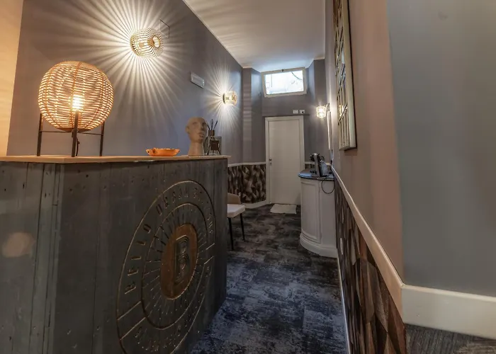 Urban Boutique - Golden Keys Collection